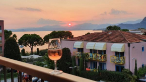 Ferienwohnung mit Seeblick & privatem Strand